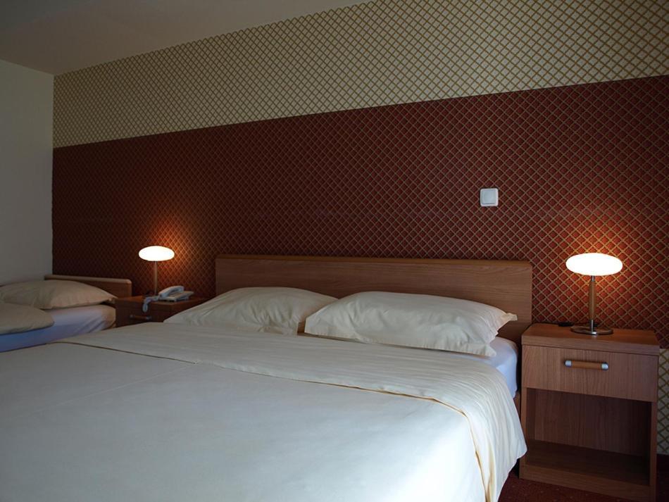 Hotel Neva Podstrana Exterior photo