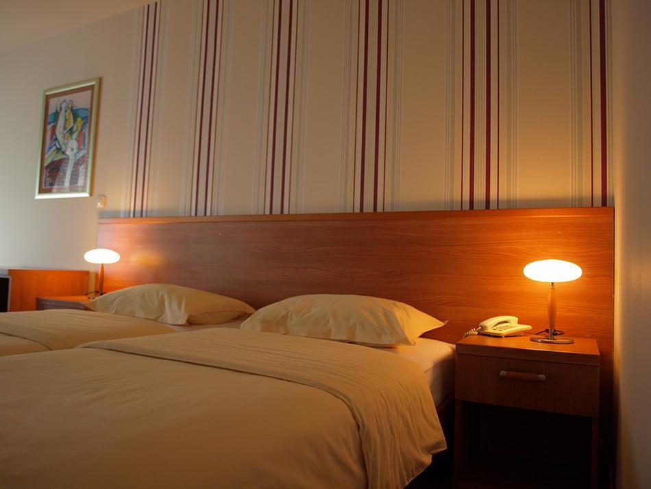 Hotel Neva Podstrana Room photo
